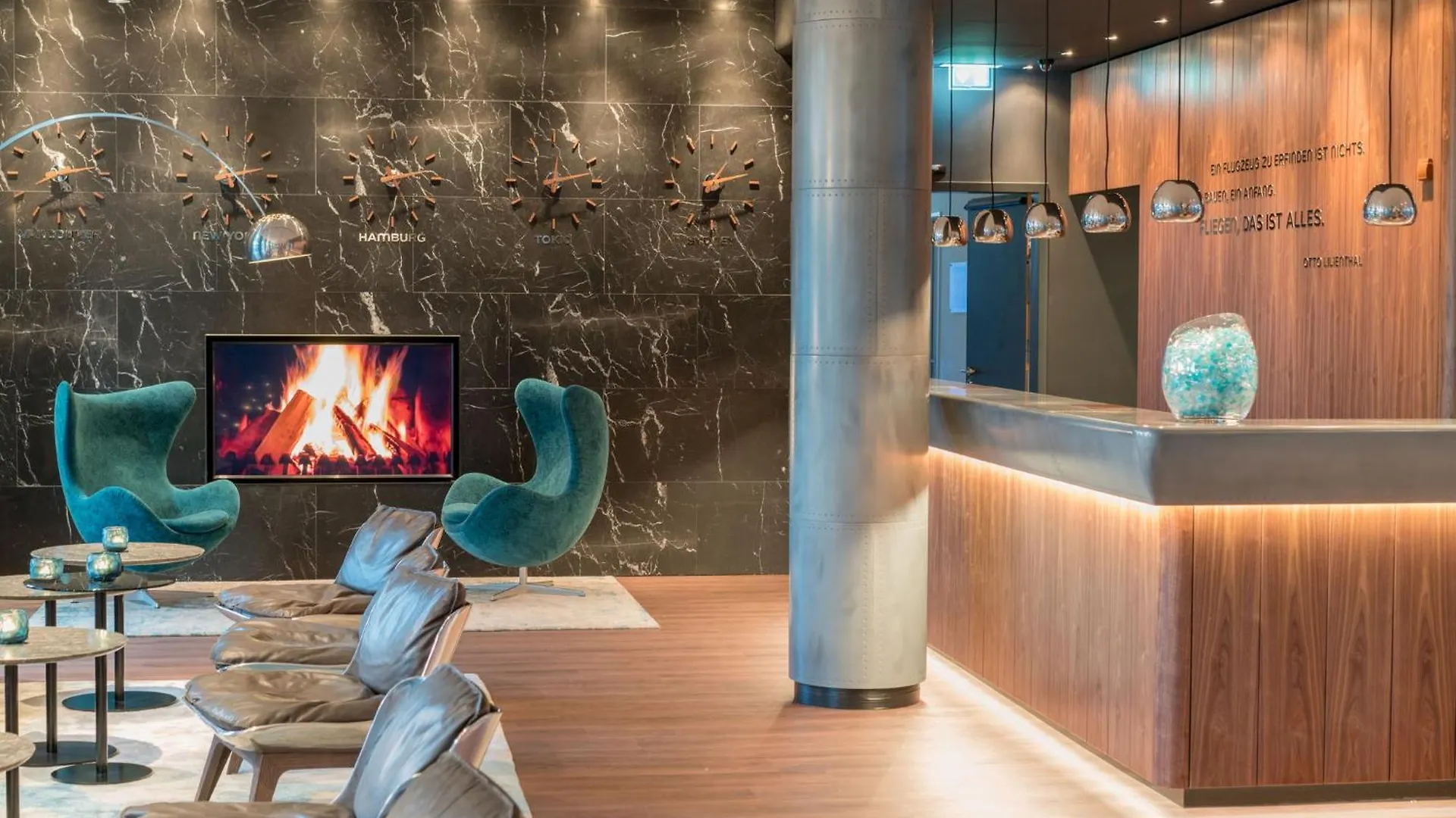 Motel One Hamburg Airport 3*,