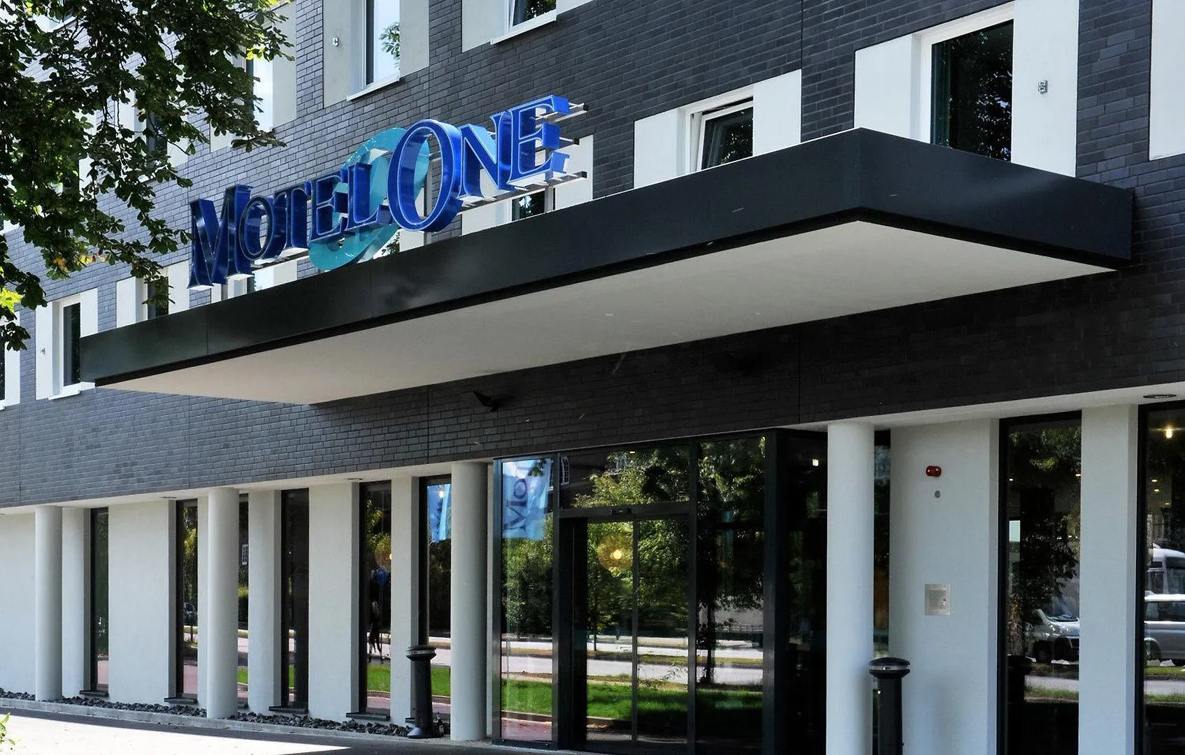 Hotel Motel One Hamburg Airport