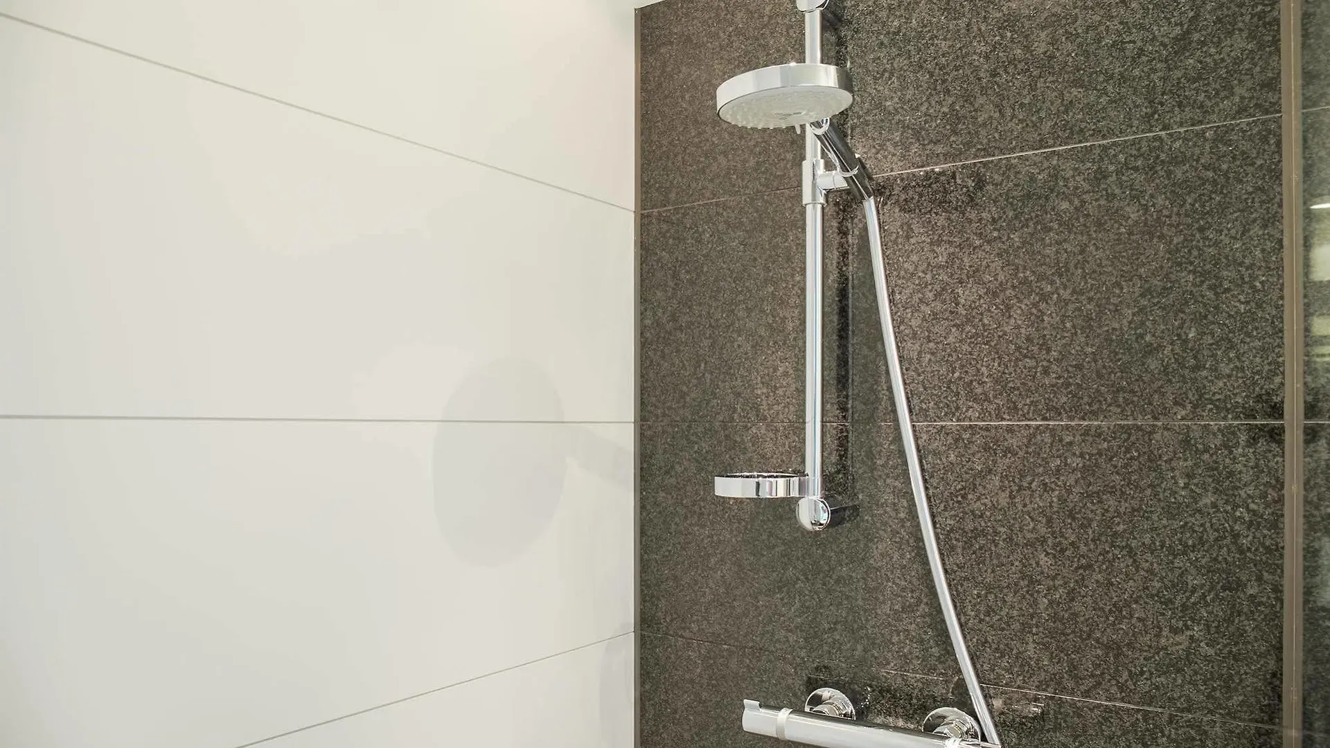 Hotel Motel One Hamburg Airport